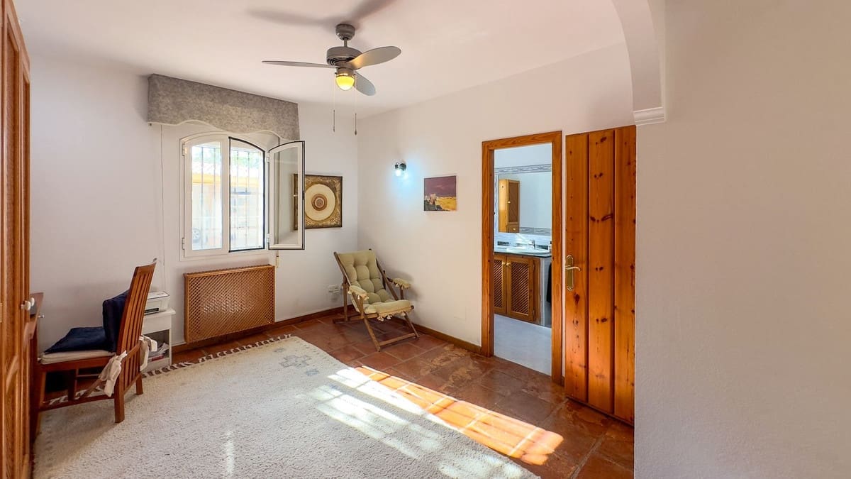 4 bedroom Villa for sale in Alhaurin de la Torre with pool - € 1,599,000 (Ref: 9336968)