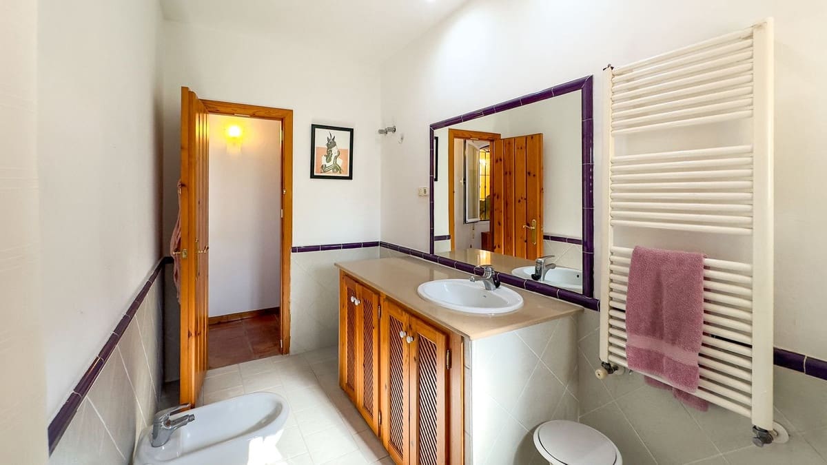 4 bedroom Villa for sale in Alhaurin de la Torre with pool - € 1,599,000 (Ref: 9336968)