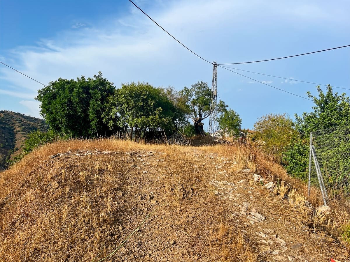 5 bedroom Finca/Country House for sale in Comares - € 288,000 (Ref: 9363271)