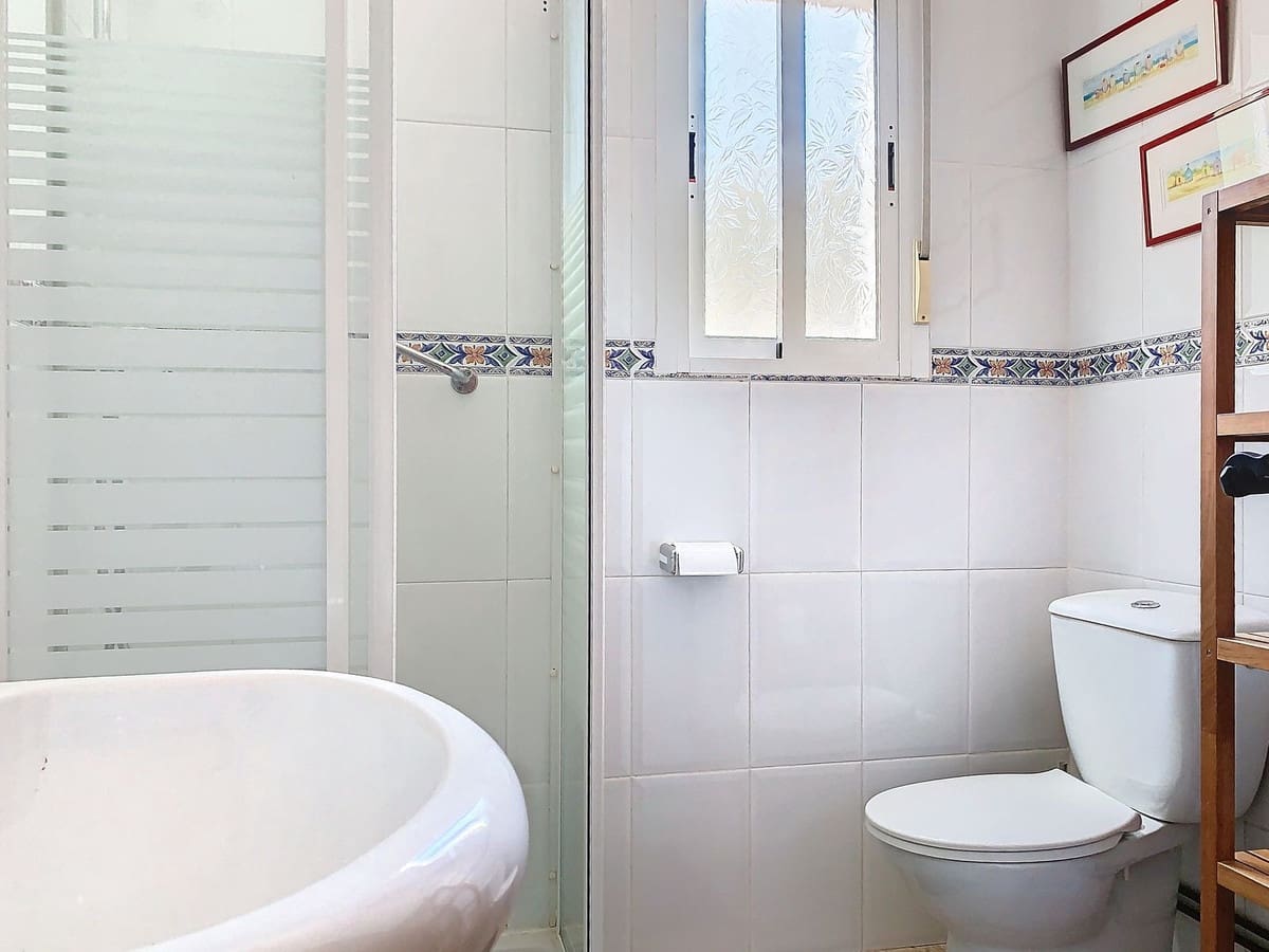 4 sypialnia Finka/Dom wiejski na sprzedaż w Comares z basenem garażem - 249 000 € (Ref: 9363272)