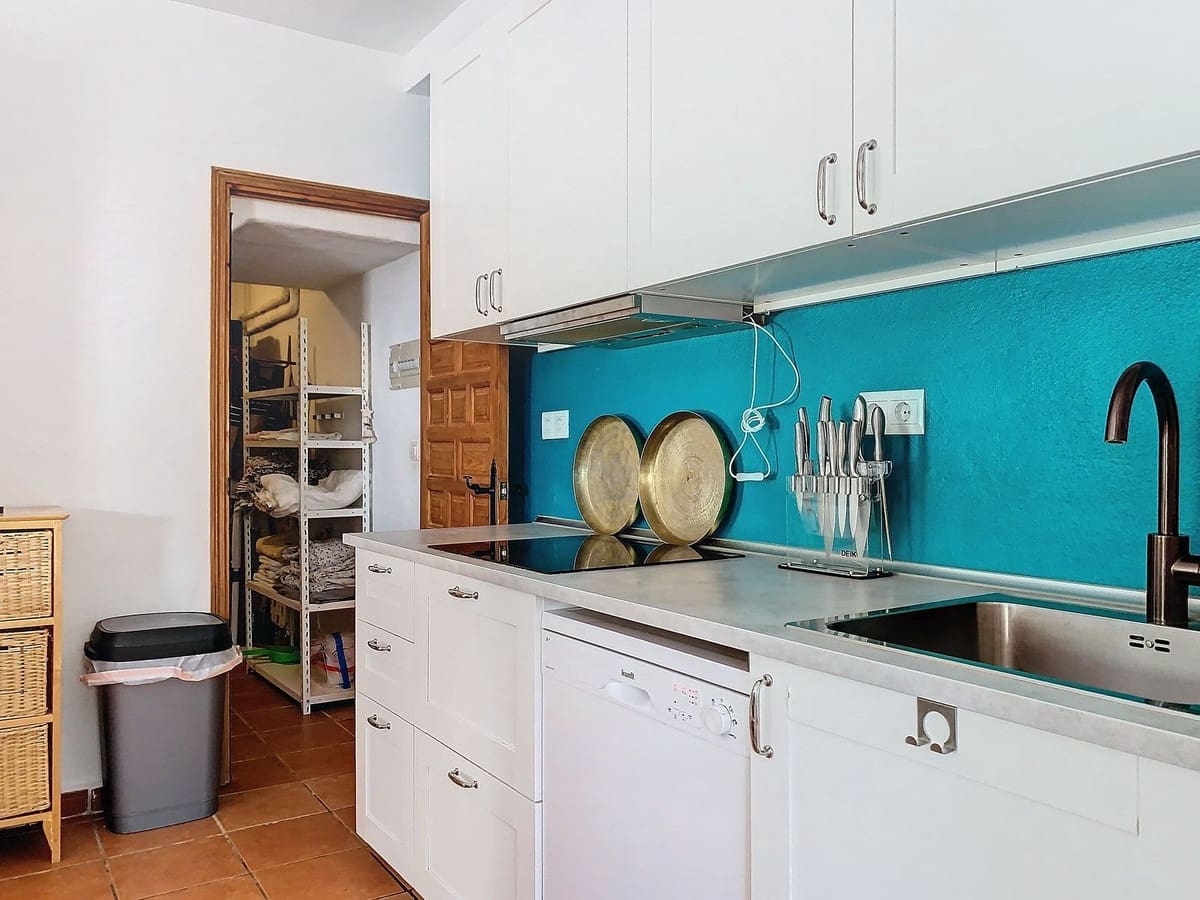 4 sypialnia Finka/Dom wiejski na sprzedaż w Comares z basenem garażem - 249 000 € (Ref: 9363272)