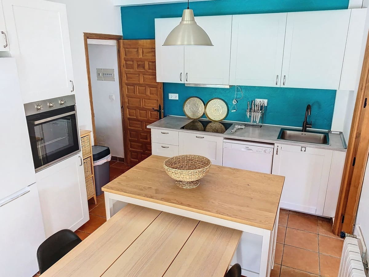 4 sypialnia Finka/Dom wiejski na sprzedaż w Comares z basenem garażem - 249 000 € (Ref: 9363272)