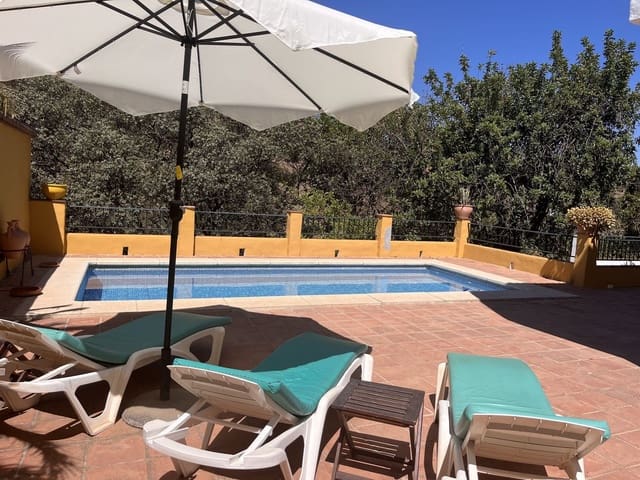 4 soveværelse Finca/Landehus til salg i Comares med swimmingpool garage - € 249.000 (Ref: 9363272)
