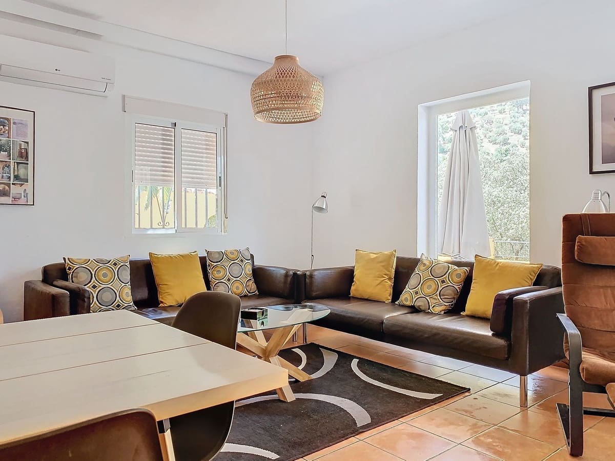 4 chambre Finca/Maison de Campagne à vendre à Comares avec piscine garage - 249 000 € (Ref: 9363272)