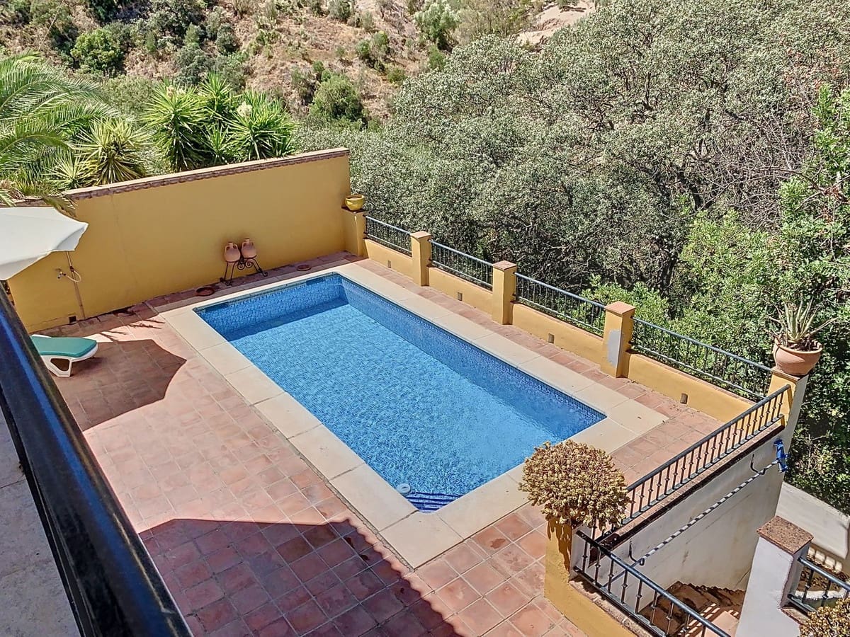 4 Zimmer Finca/Landgut zu verkaufen in Comares mit Pool Garage - 249.000 € (Ref: 9363272)