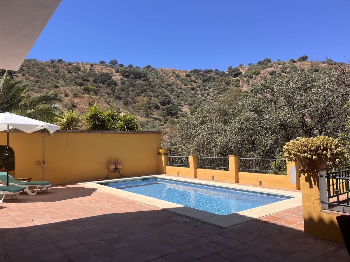 4 Zimmer Finca/Landgut zu verkaufen in Comares mit Pool Garage - 249.000 € (Ref: 9363272)
