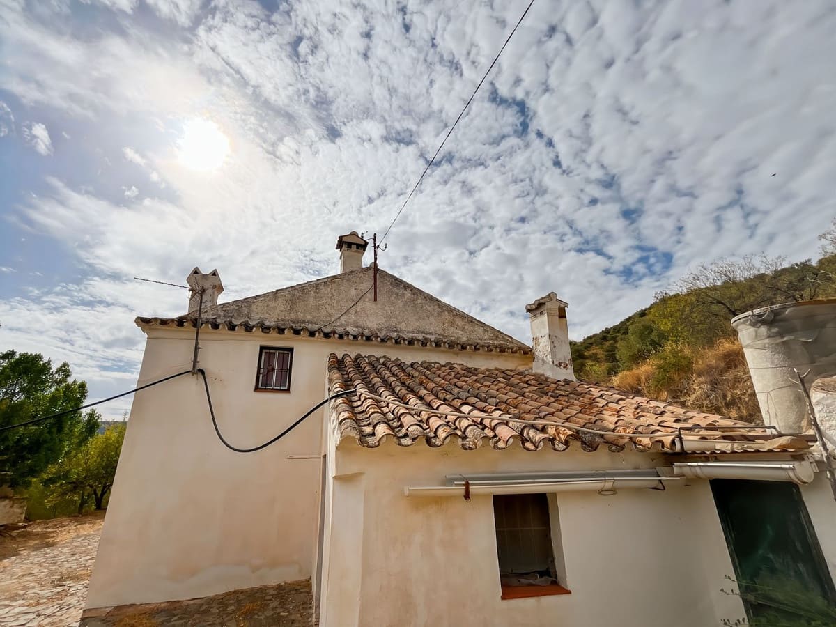 5 chambre Finca/Maison de Campagne à vendre à Comares avec garage - 194 500 € (Ref: 9363273)