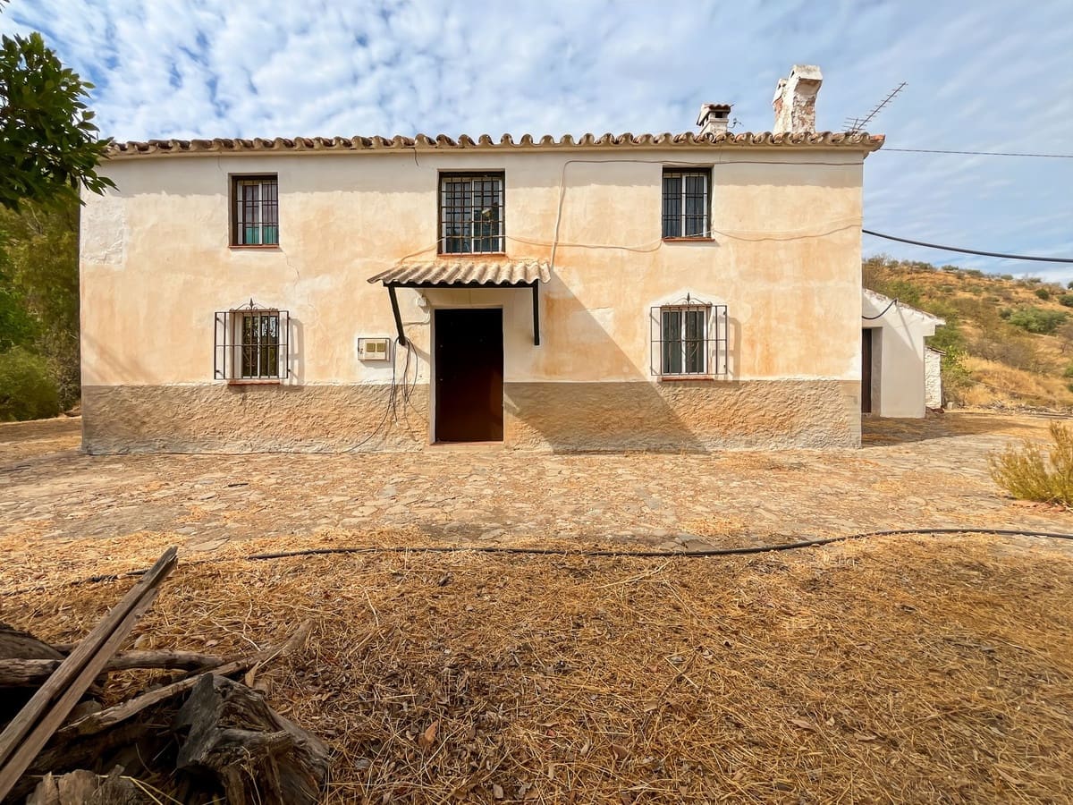 5 chambre Finca/Maison de Campagne à vendre à Comares avec garage - 194 500 € (Ref: 9363273)