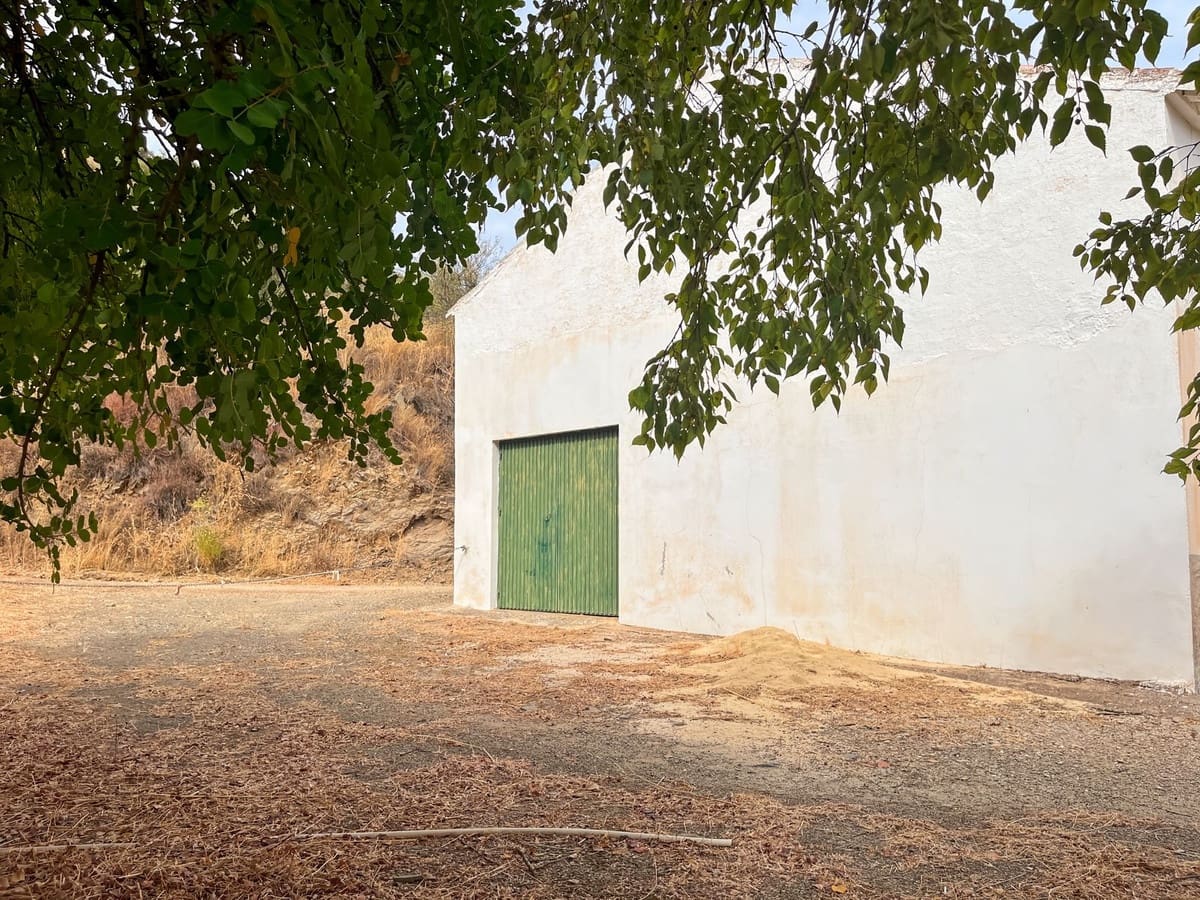5 chambre Finca/Maison de Campagne à vendre à Comares avec garage - 194 500 € (Ref: 9363273)