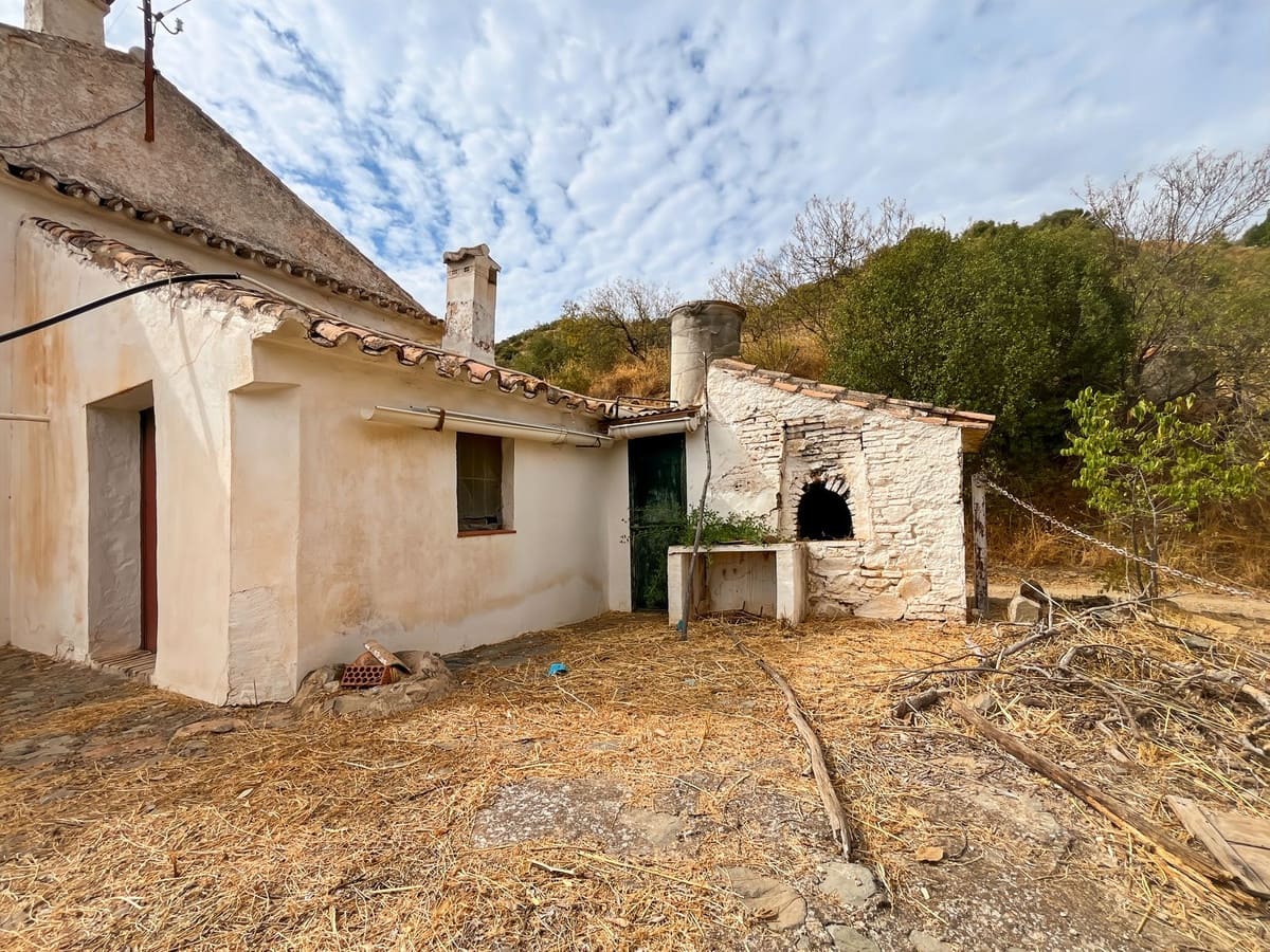 5 chambre Finca/Maison de Campagne à vendre à Comares avec garage - 194 500 € (Ref: 9363273)