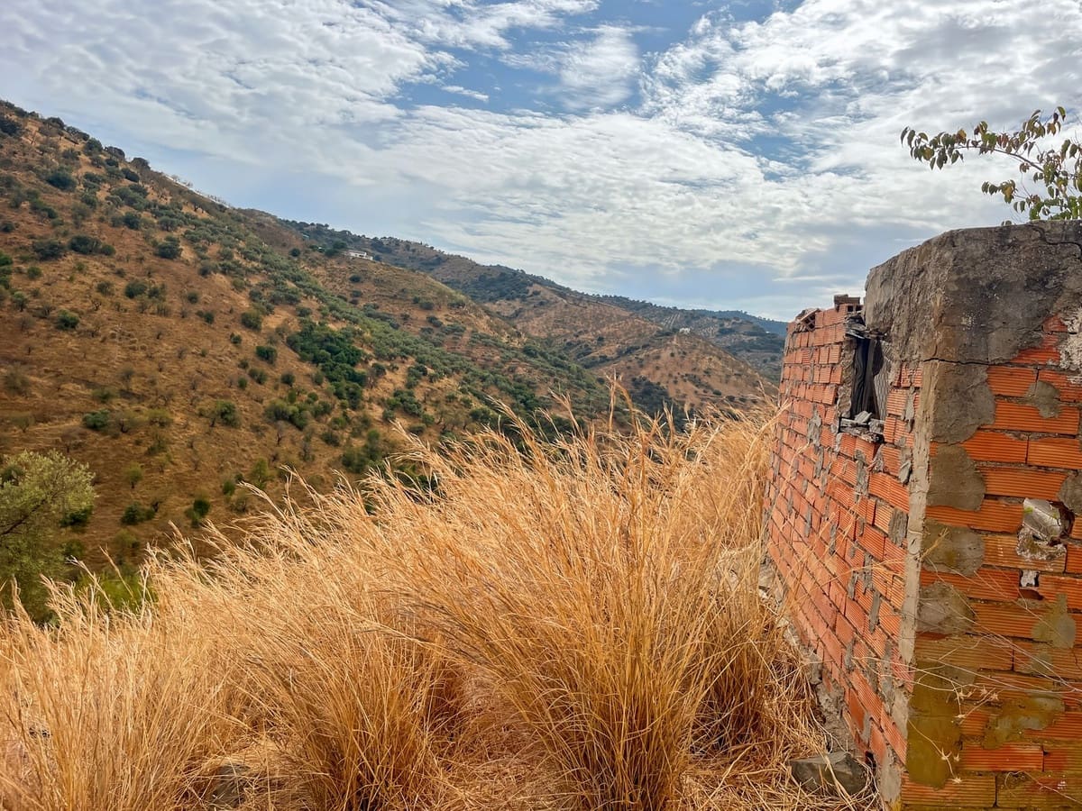 5 chambre Finca/Maison de Campagne à vendre à Comares avec garage - 194 500 € (Ref: 9363273)