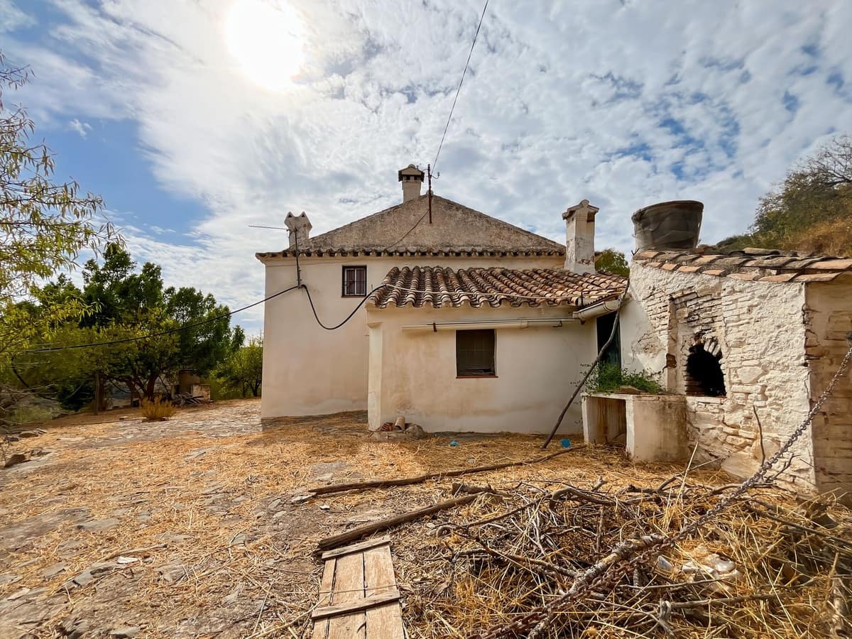5 chambre Finca/Maison de Campagne à vendre à Comares avec garage - 194 500 € (Ref: 9363273)