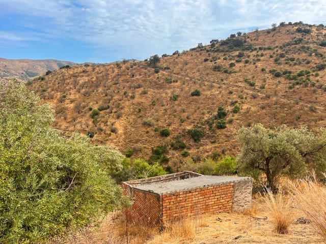 5 chambre Finca/Maison de Campagne à vendre à Comares avec garage - 194 500 € (Ref: 9363273)