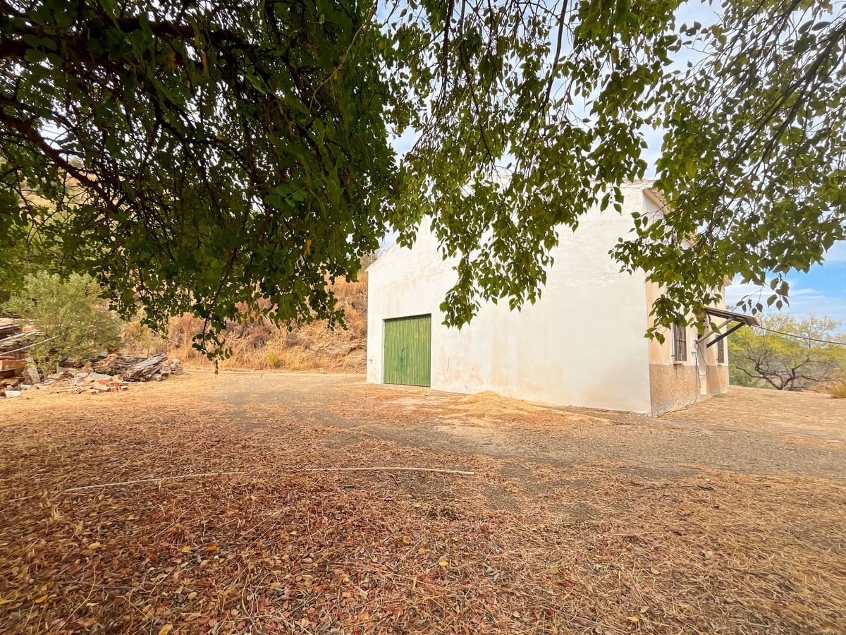 5 chambre Finca/Maison de Campagne à vendre à Comares avec garage - 194 500 € (Ref: 9363273)