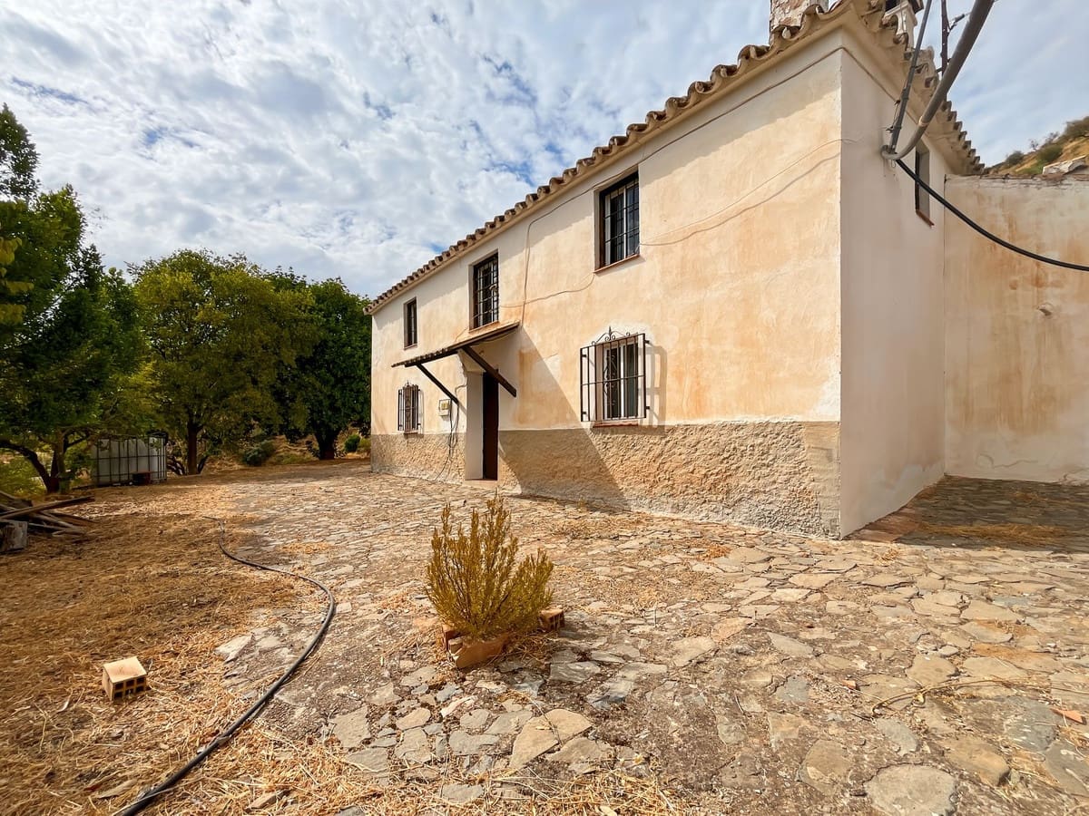 5 Zimmer Finca/Landgut zu verkaufen in Comares mit Garage - 184.000 € (Ref: 9363273)