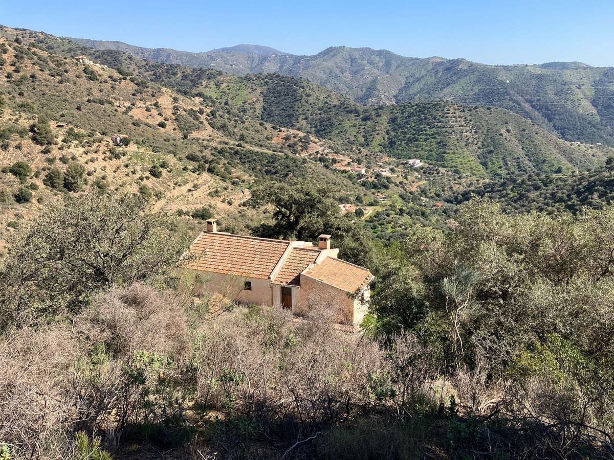 Finca/Casa Rural de 3 habitaciones en Comares en venta con garaje - 185.000 € (Ref: 9363274)