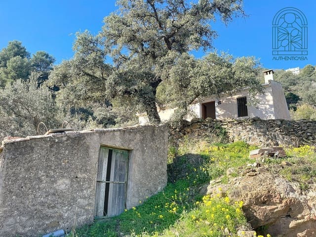 3 bedroom Finca/Country House for sale in Comares with garage - € 185,000 (Ref: 9363274)