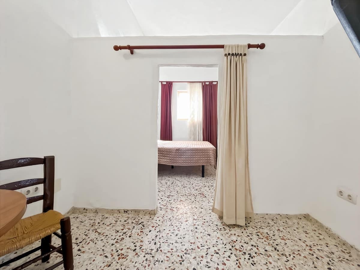 2 quarto Moradia Geminada para venda em Comares com garagem - 98 500 € (Ref: 9363275)