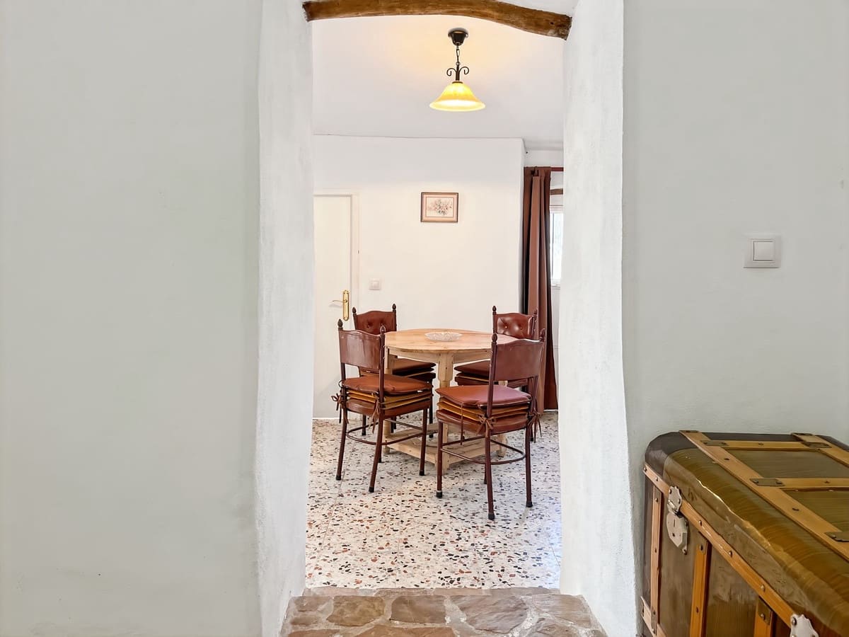 2 quarto Moradia Geminada para venda em Comares com garagem - 98 500 € (Ref: 9363275)