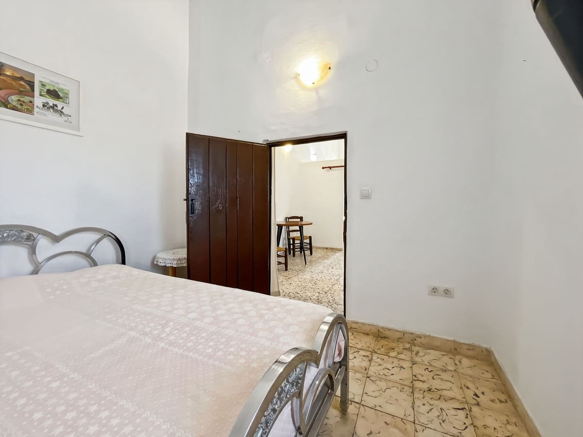 2 quarto Moradia Geminada para venda em Comares com garagem - 98 500 € (Ref: 9363275)