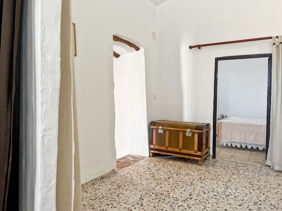 2 quarto Moradia Geminada para venda em Comares com garagem - 98 500 € (Ref: 9363275)