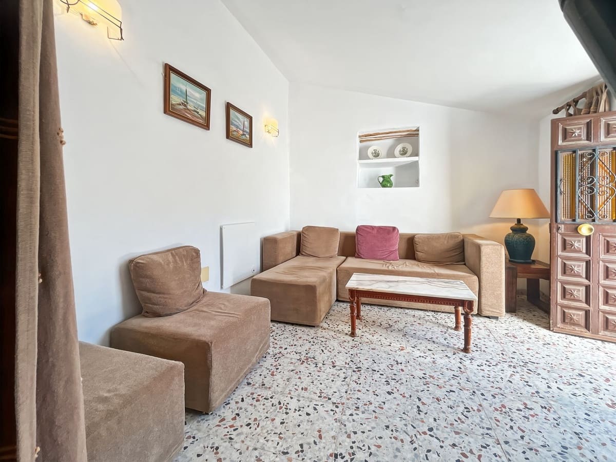 2 quarto Moradia Geminada para venda em Comares com garagem - 98 500 € (Ref: 9363275)