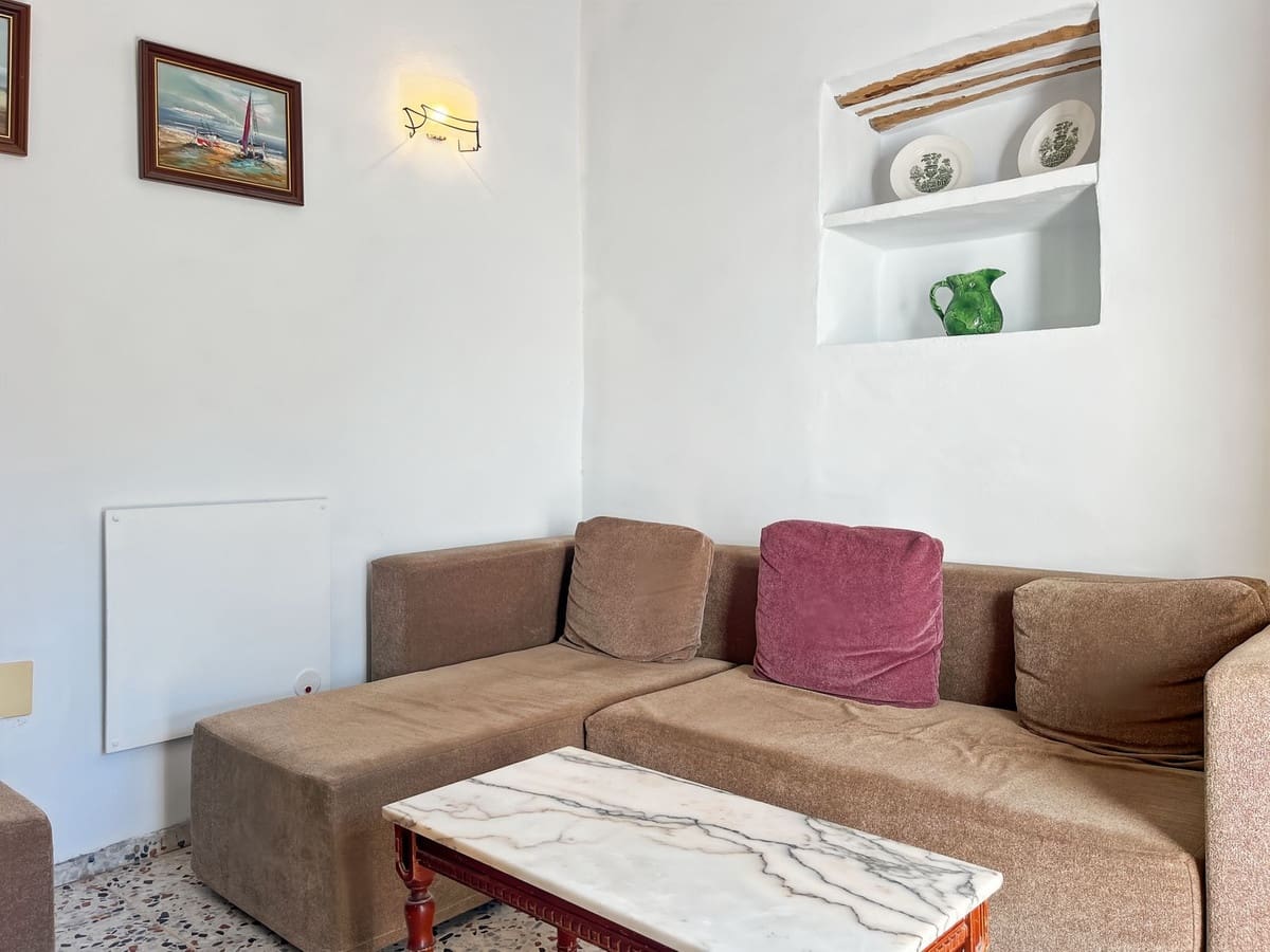 2 quarto Moradia Geminada para venda em Comares com garagem - 98 500 € (Ref: 9363275)