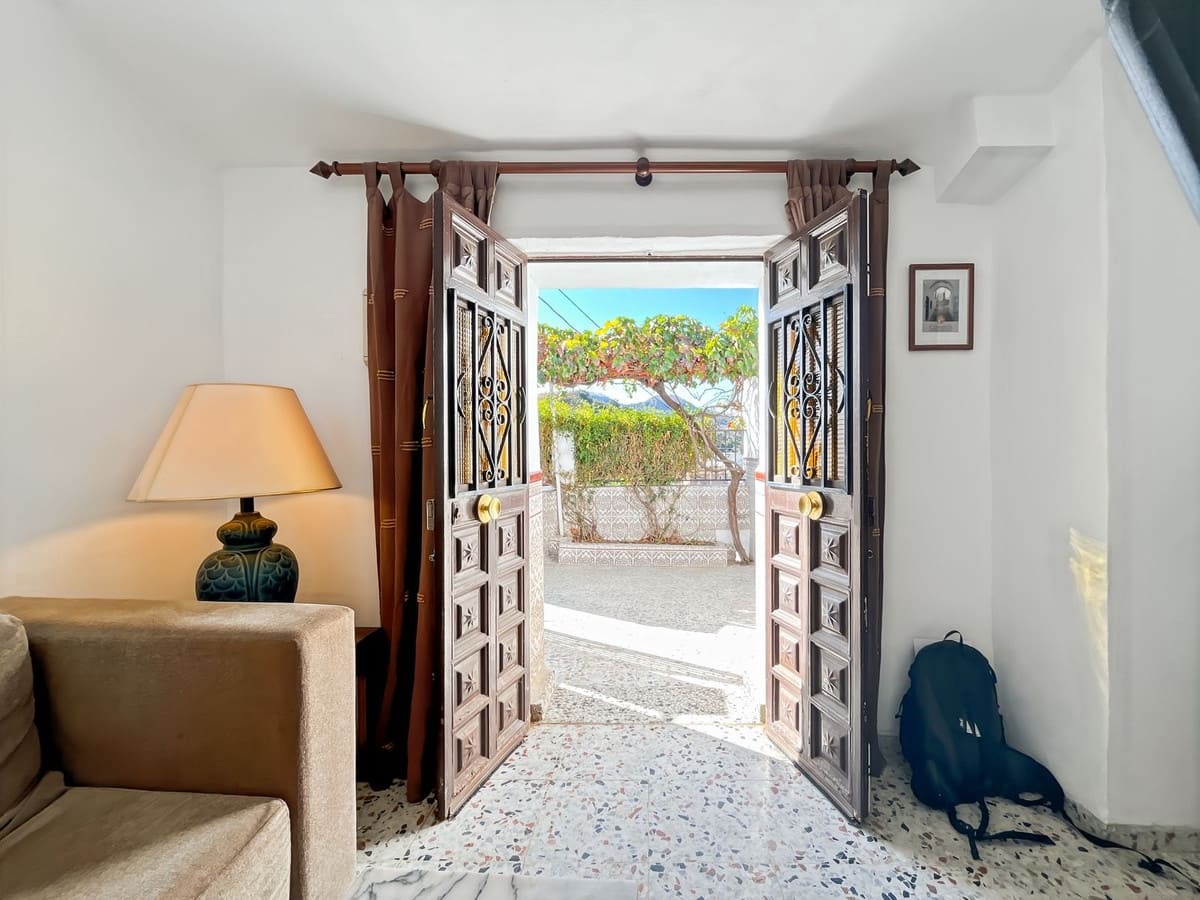 2 quarto Moradia Geminada para venda em Comares com garagem - 98 500 € (Ref: 9363275)