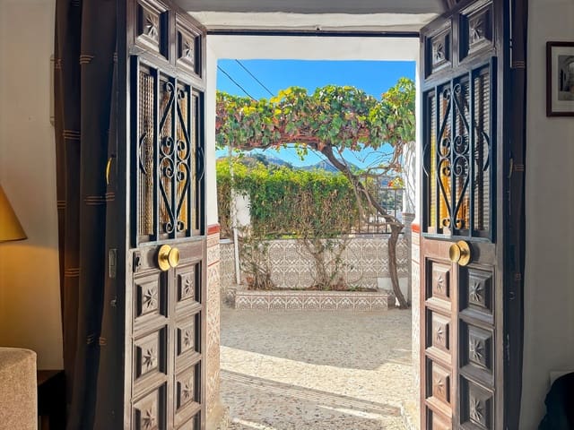 2 chambre Villa/Maison Semi-Mitoyenne à vendre à Comares avec garage - 98 500 € (Ref: 9363275)