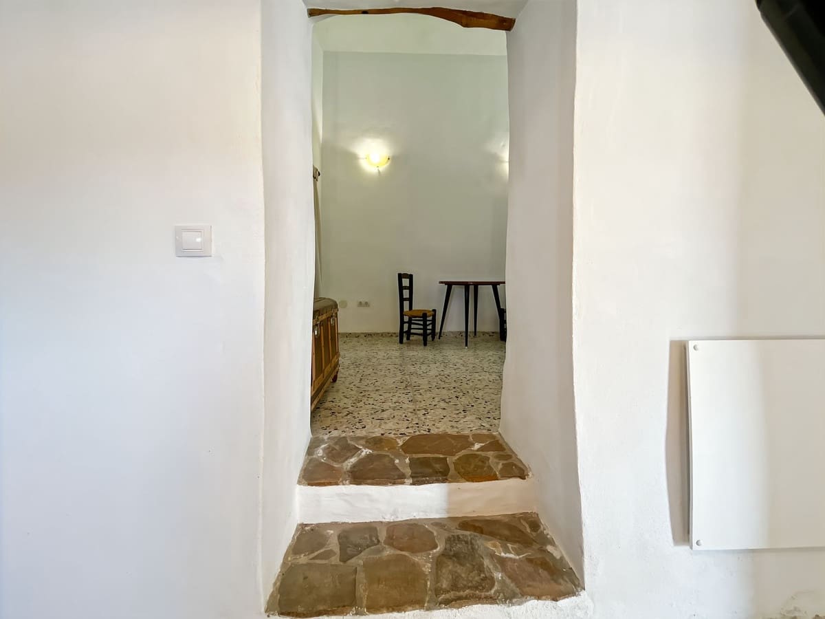 2 quarto Moradia Geminada para venda em Comares com garagem - 98 500 € (Ref: 9363275)