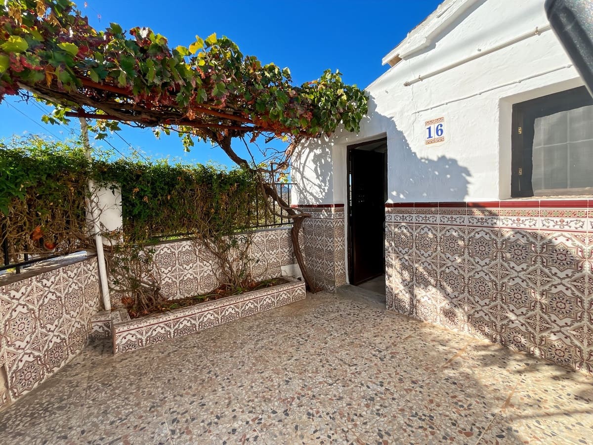 2 quarto Moradia Geminada para venda em Comares com garagem - 98 500 € (Ref: 9363275)