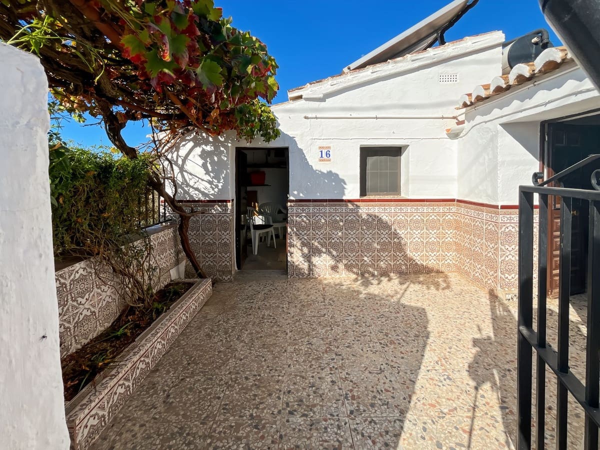 2 quarto Moradia Geminada para venda em Comares com garagem - 98 500 € (Ref: 9363275)