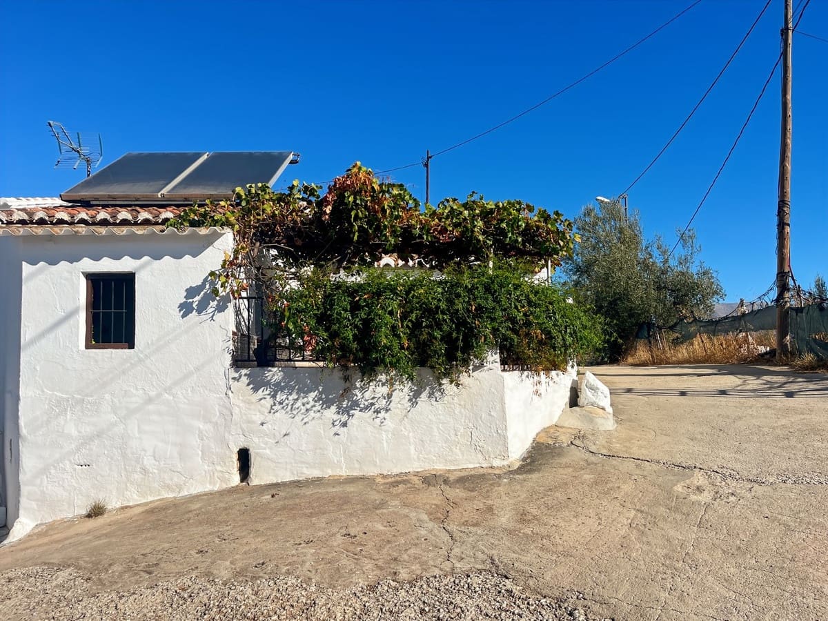 2 quarto Moradia Geminada para venda em Comares com garagem - 98 500 € (Ref: 9363275)