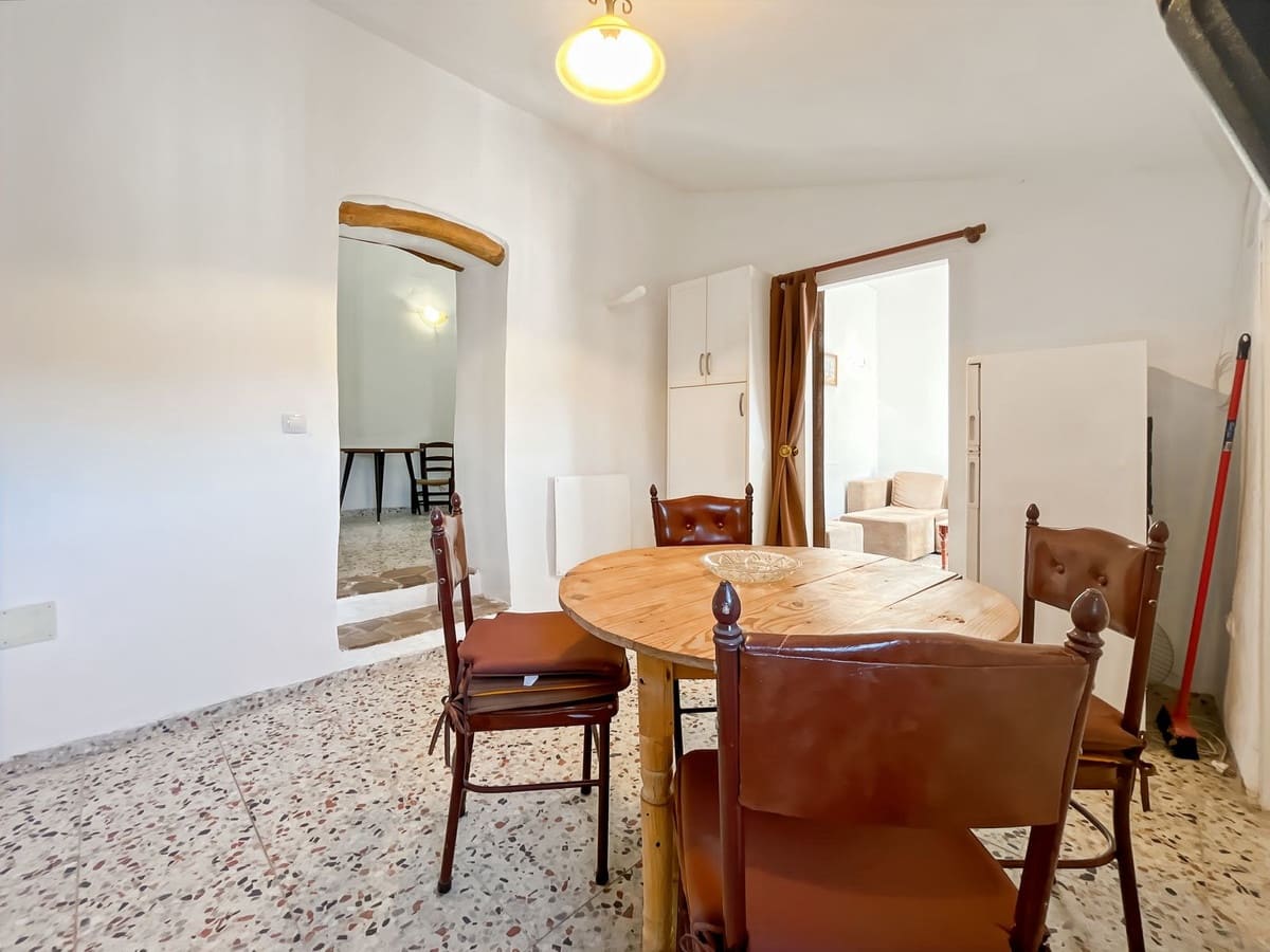 2 quarto Moradia Geminada para venda em Comares com garagem - 98 500 € (Ref: 9363275)