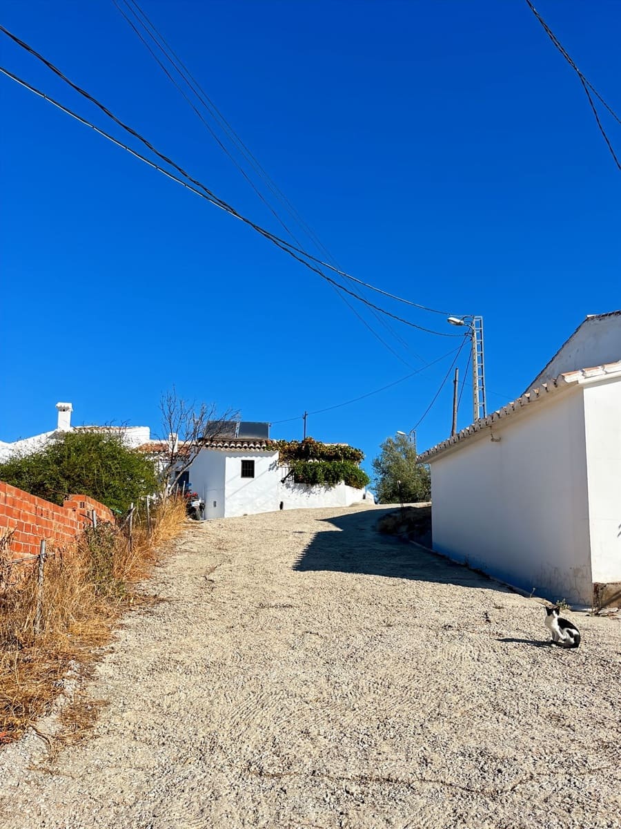 2 quarto Moradia Geminada para venda em Comares com garagem - 98 500 € (Ref: 9363275)