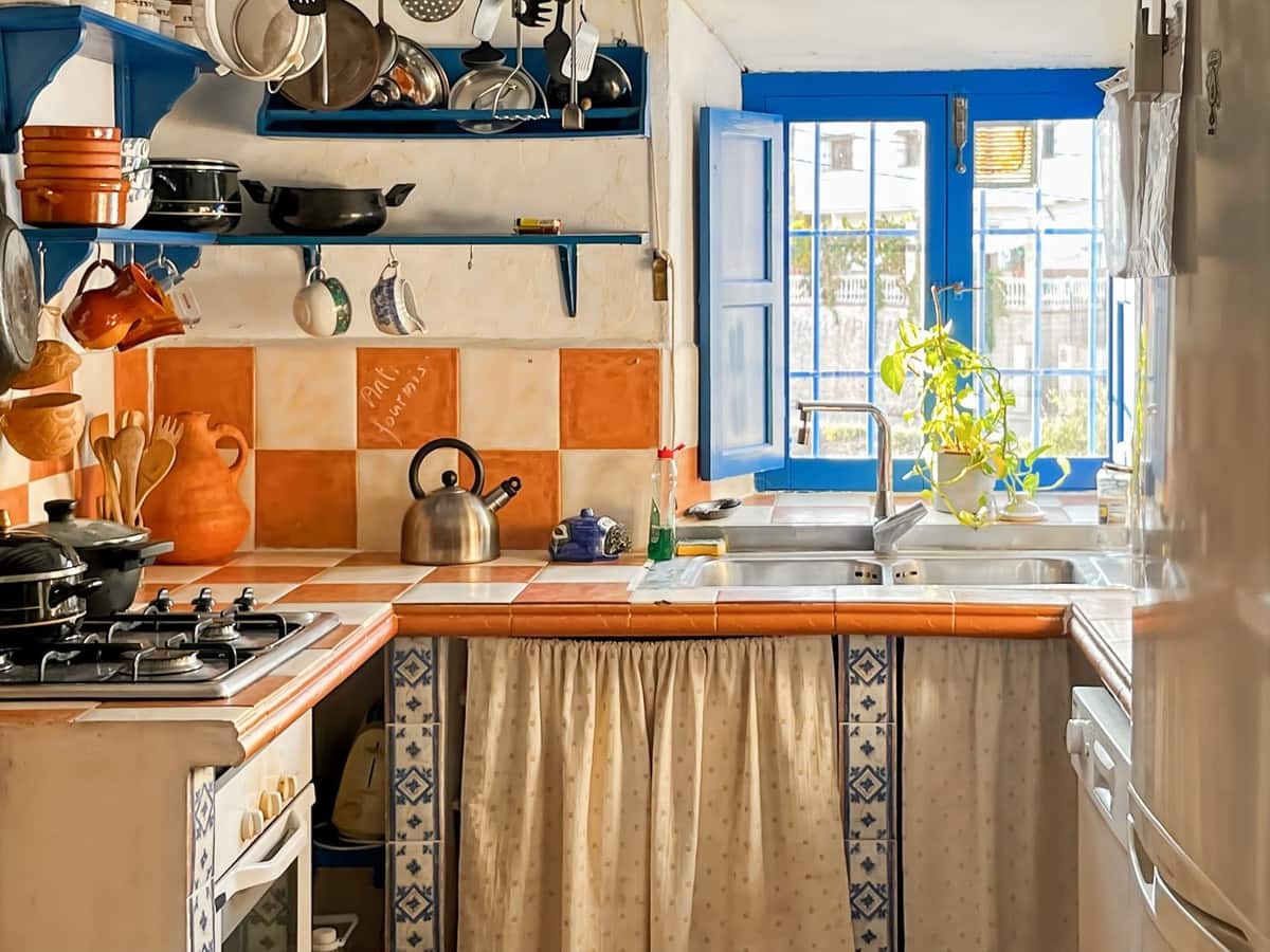 6 soverom Kjedet enebolig til salgs i Comares med garasje - € 324 500 (Ref: 9363386)