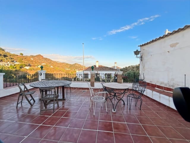 6 sovrum Semi-fristående Villa till salu i Comares med garage - 324 500 € (Ref: 9363386)