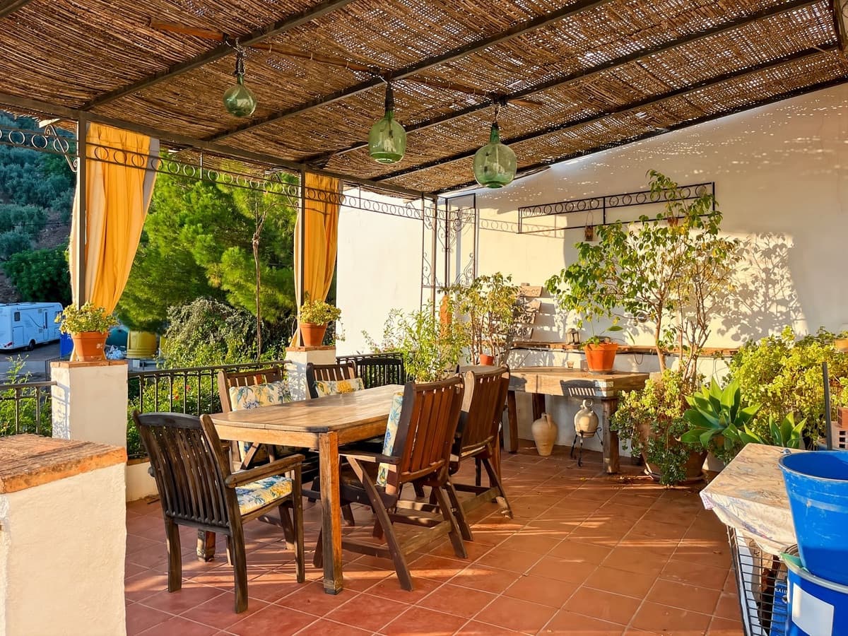 Pareado de 6 habitaciones en Comares en venta con garaje - 324.500 € (Ref: 9363386)