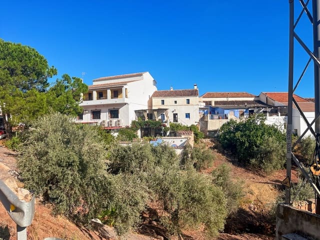 Pareado de 6 habitaciones en Comares en venta con garaje - 324.500 € (Ref: 9363386)