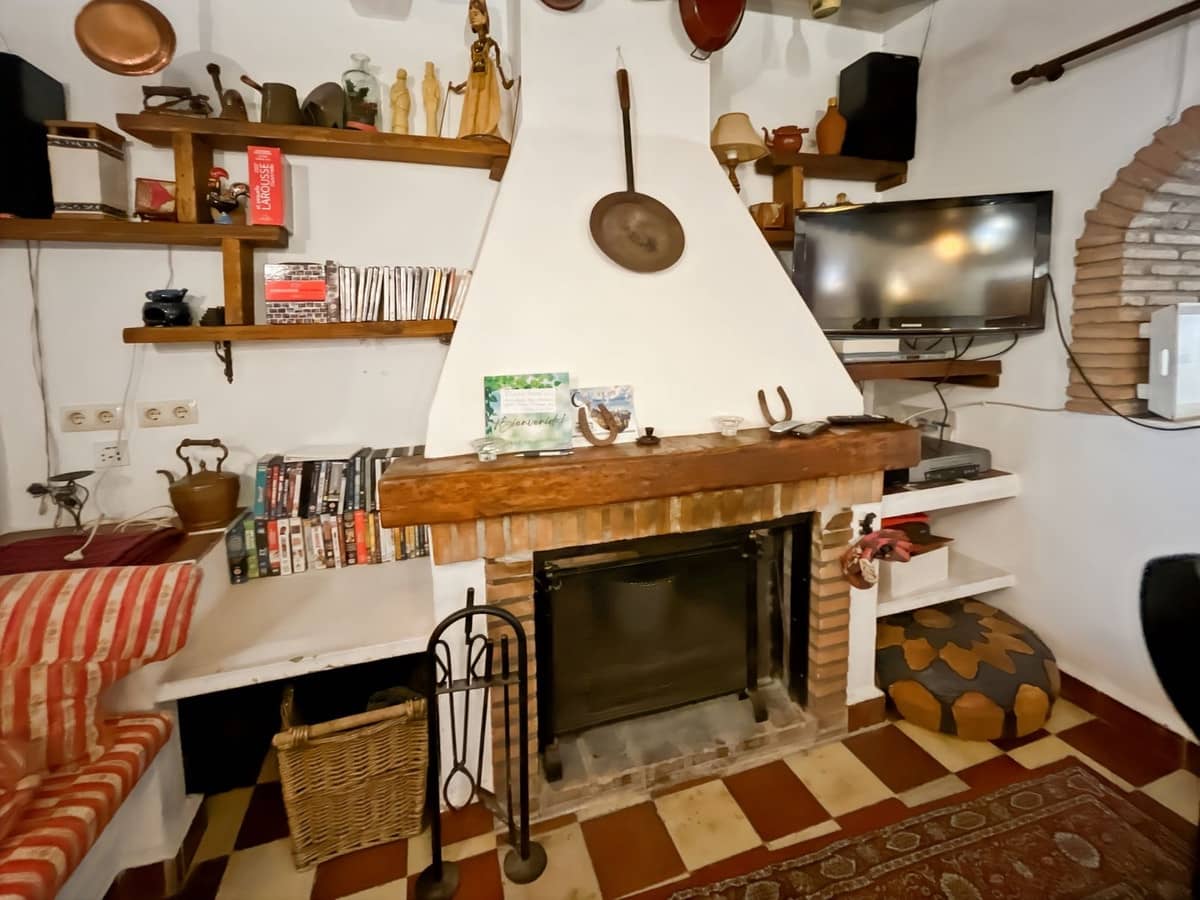 Pareado de 6 habitaciones en Comares en venta con garaje - 324.500 € (Ref: 9363386)