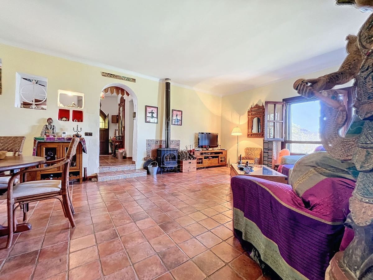 Finca/Casa Rural de 4 habitaciones en Comares en venta - 324.000 € (Ref: 9363387)