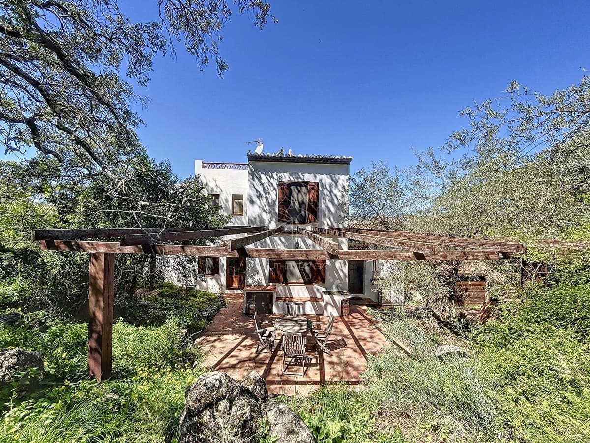 Finca/Casa Rural de 4 habitaciones en Comares en venta - 324.000 € (Ref: 9363387)