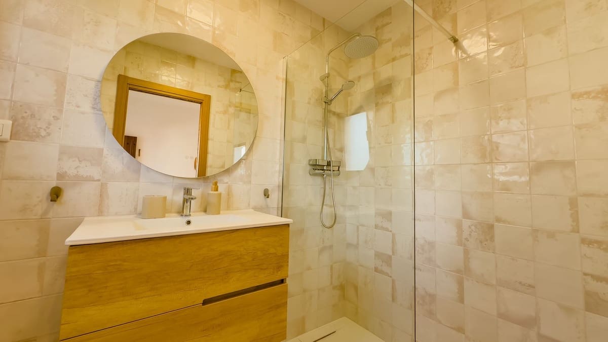 6 soveværelse Finca/Landehus til salg i Malaga by med swimmingpool garage - € 975.000 (Ref: 9386645)