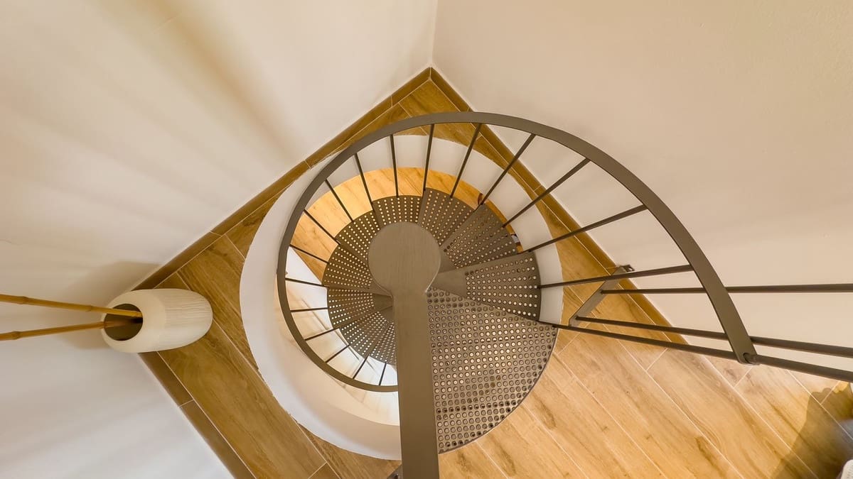 6 soveværelse Finca/Landehus til salg i Malaga by med swimmingpool garage - € 975.000 (Ref: 9386645)