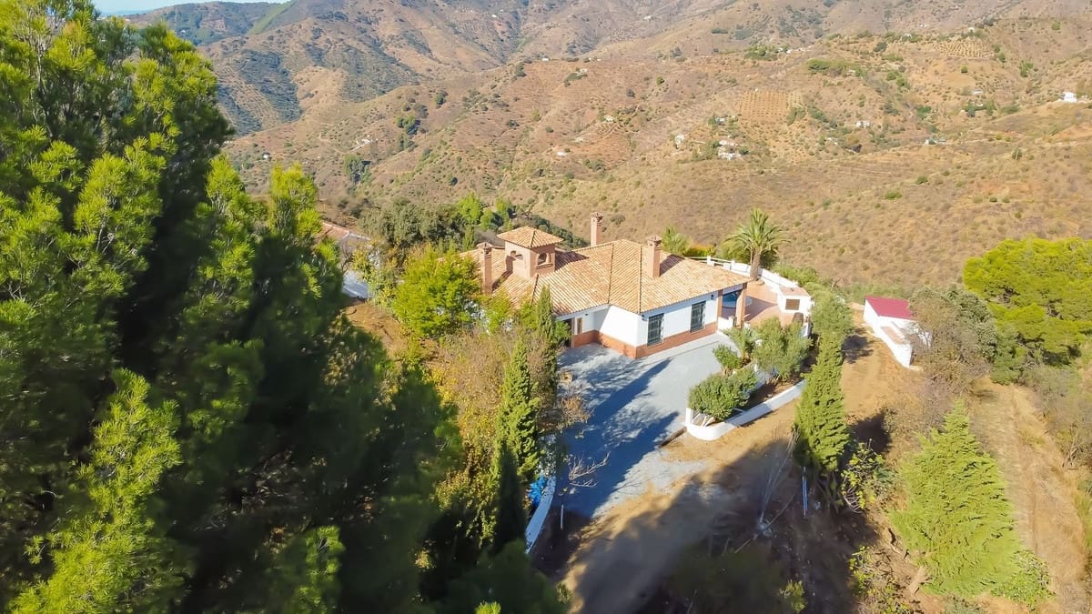 6 soverom Finca/Herregård til salgs i Malaga by med svømmebasseng garasje - € 845 000 (Ref: 9386645)
