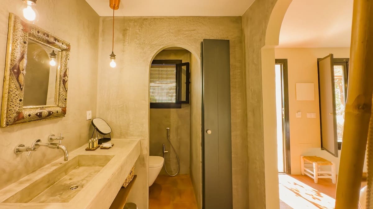 13 bedroom Hotel for sale in Villanueva de la Concepcion with pool garage - € 1,995,000 (Ref: 9421988)