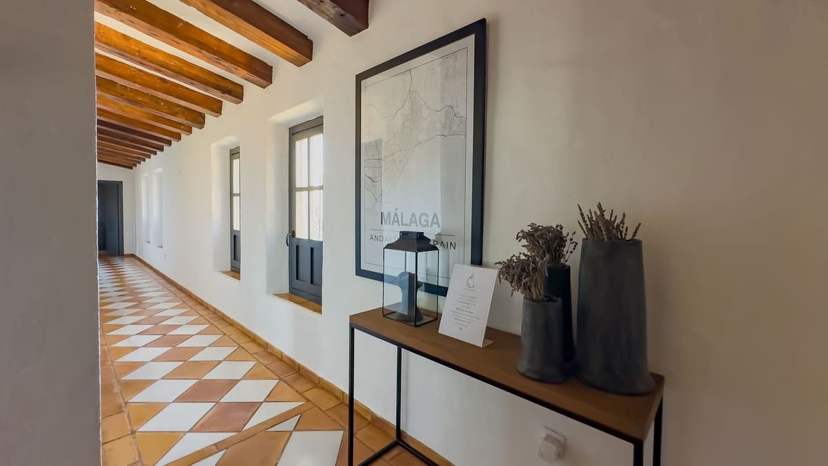 13 bedroom Hotel for sale in Villanueva de la Concepcion with pool garage - € 1,995,000 (Ref: 9421988)