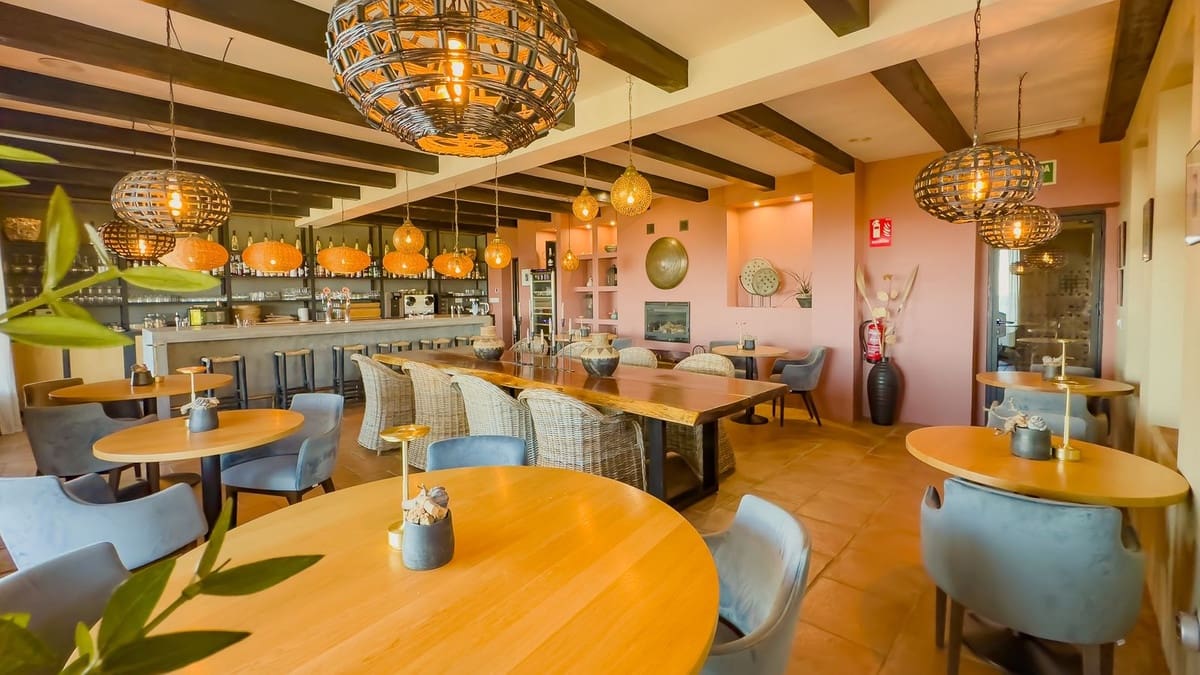 13 bedroom Hotel for sale in Villanueva de la Concepcion with pool garage - € 1,995,000 (Ref: 9421988)