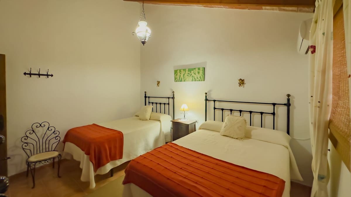 2 soverom Finca/Herregård til salgs i Villanueva de la Concepcion med svømmebasseng garasje - € 290 000 (Ref: 9421989)