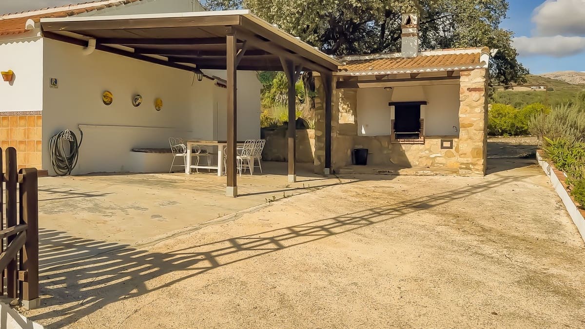 2 soverom Finca/Herregård til salgs i Villanueva de la Concepcion med svømmebasseng garasje - € 290 000 (Ref: 9421989)